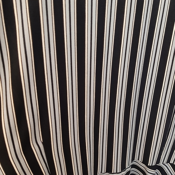 Size 16W Loft wrap top - Picture 4 of 4